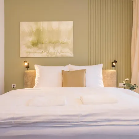 Platz מלון דירות אברטאמי