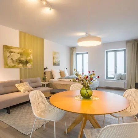 Platz מלון דירות 4*