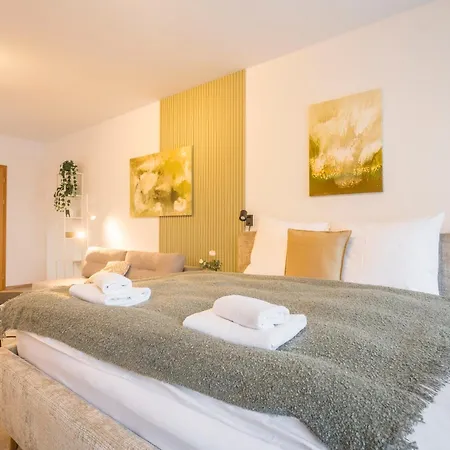 מלון דירות Platz 4*