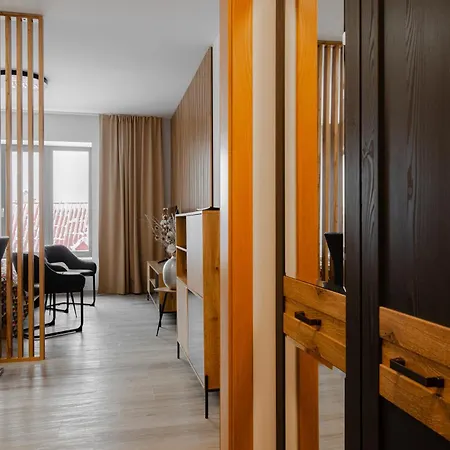 Platz Aparthotel *