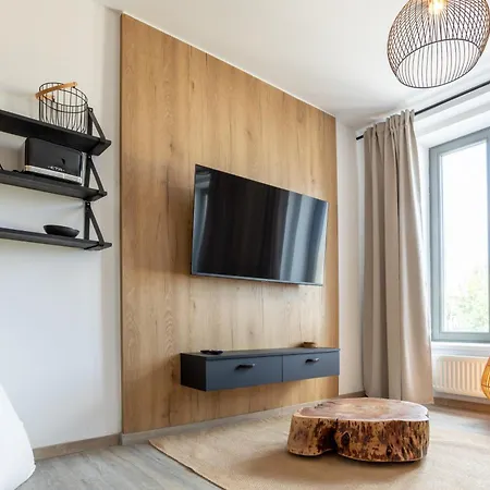 מלון דירות Platz 4*