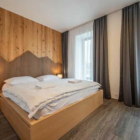 Apart Otel Platz 4*