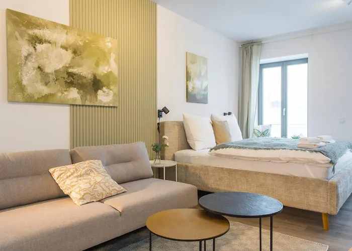 Platz Apartahotel