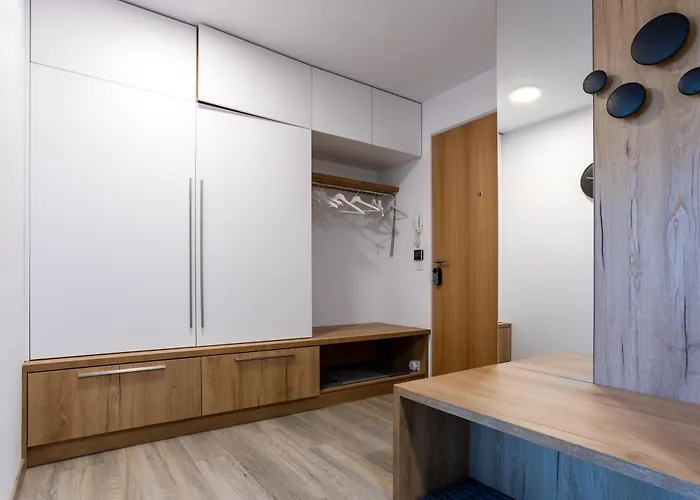 Platz Apartahotel 4*